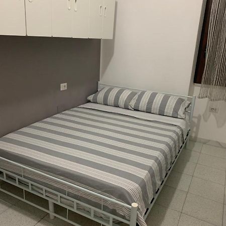 Bedroom Low Cost Di Elisa Куартучу Екстериор снимка